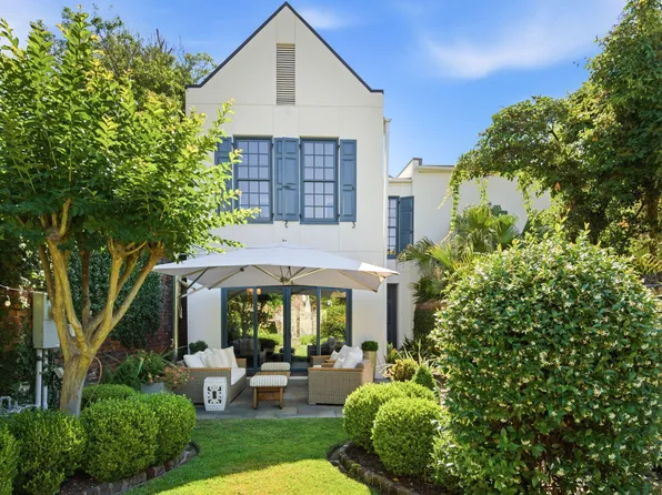 4 Bedons Aly, Charleston, SC 29401