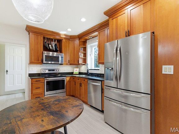3rd image of 1006 Briarton Dr