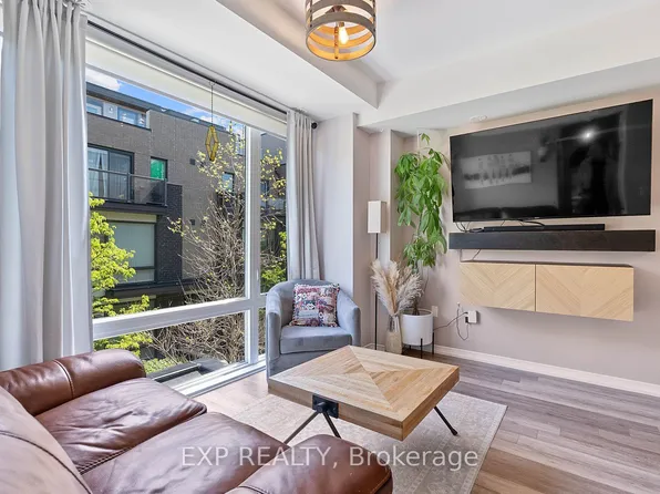 30 Fieldway Rd #89, Toronto, ON M8Z 0E3