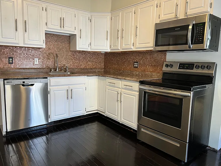30 Arbella St — Photo 3