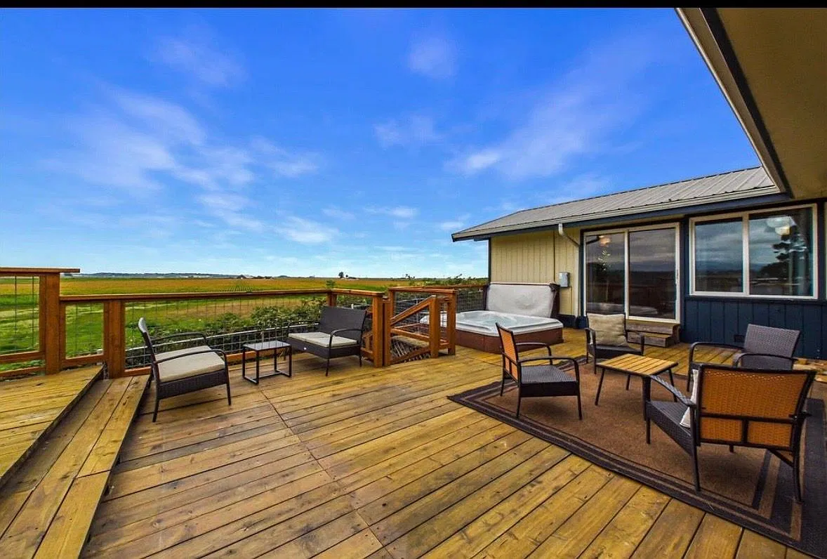 4 bed, 2.5 bath, 2624 sqft, $3,200 — Photo 3
