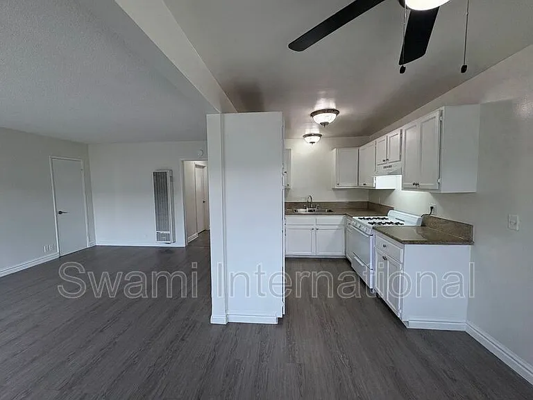 3615 W 104th St #15 — Photo 7