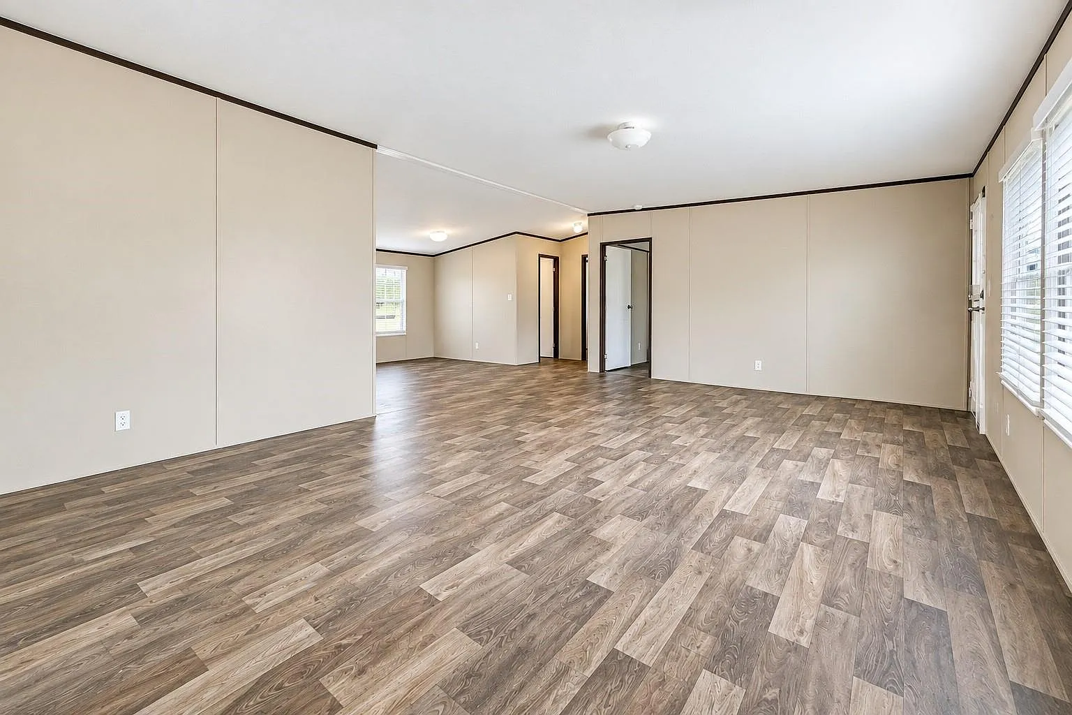 3 bed, 2.0 bath, 1438 sqft, $1,600 — Photo 3