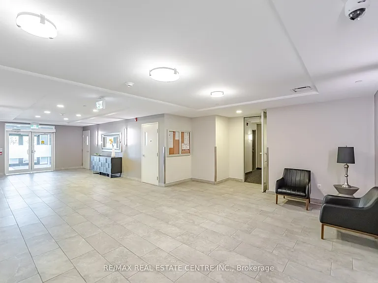 830 Megson Ter #513 — Photo 4