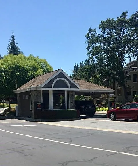 294 Eastridge Dr — Photo 1