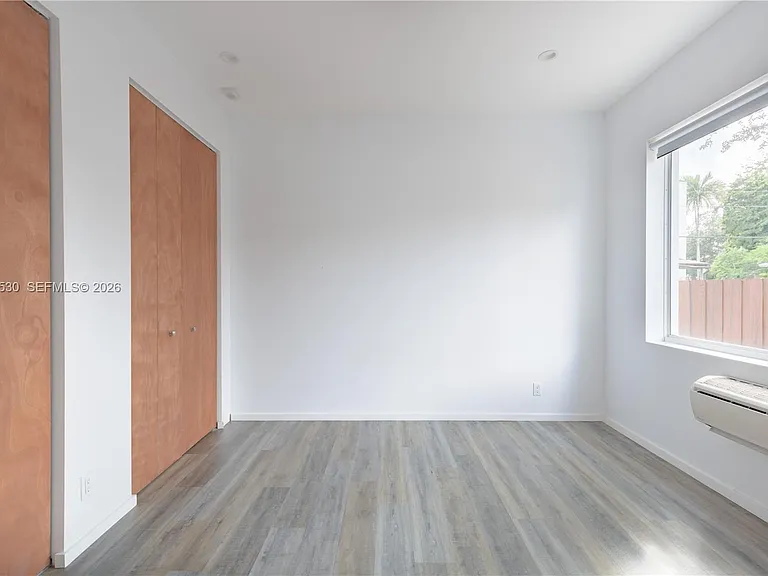 324 Mendoza Ave #5 — Photo 9