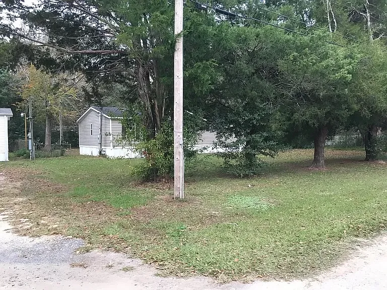 2319 Packwood Dr — Photo 2