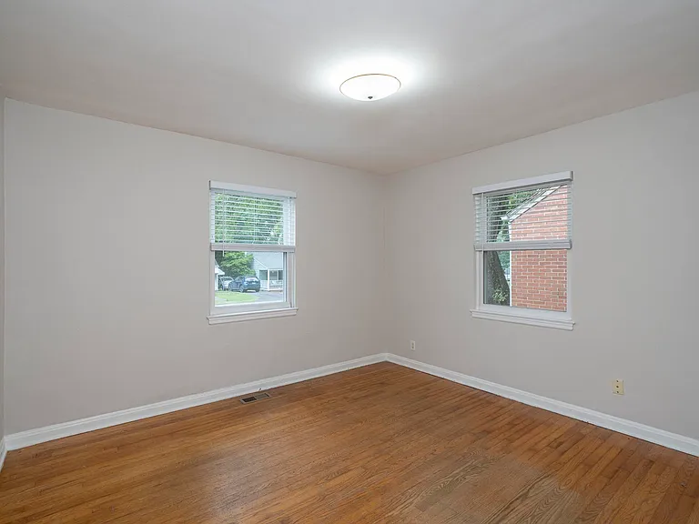 410 Newsom St — Photo 6