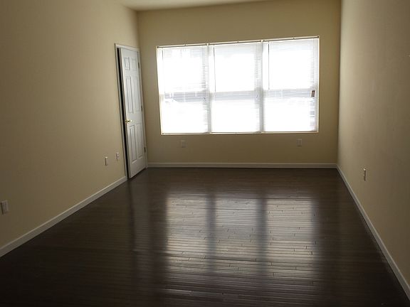 4th image of 555 Central Ave