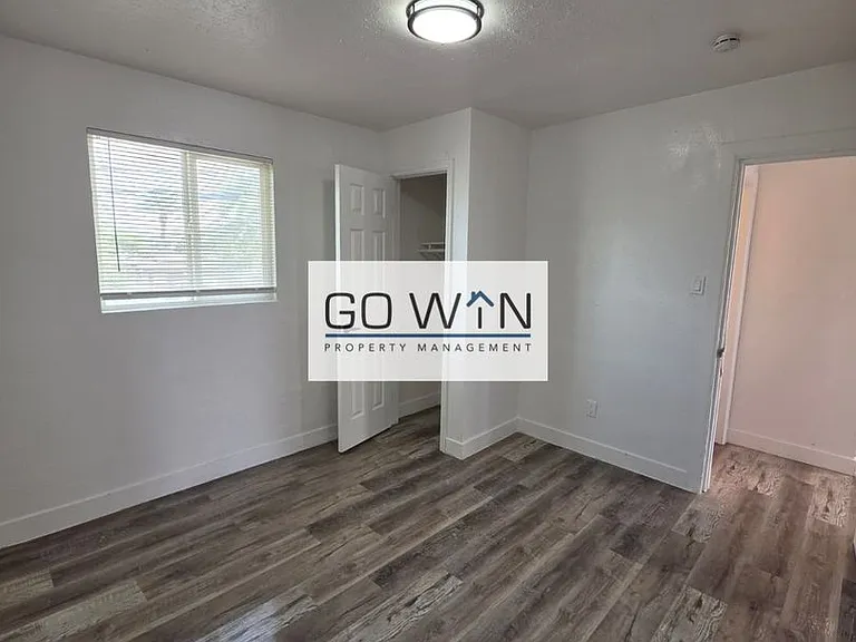 2146 E Taylor St — Photo 13