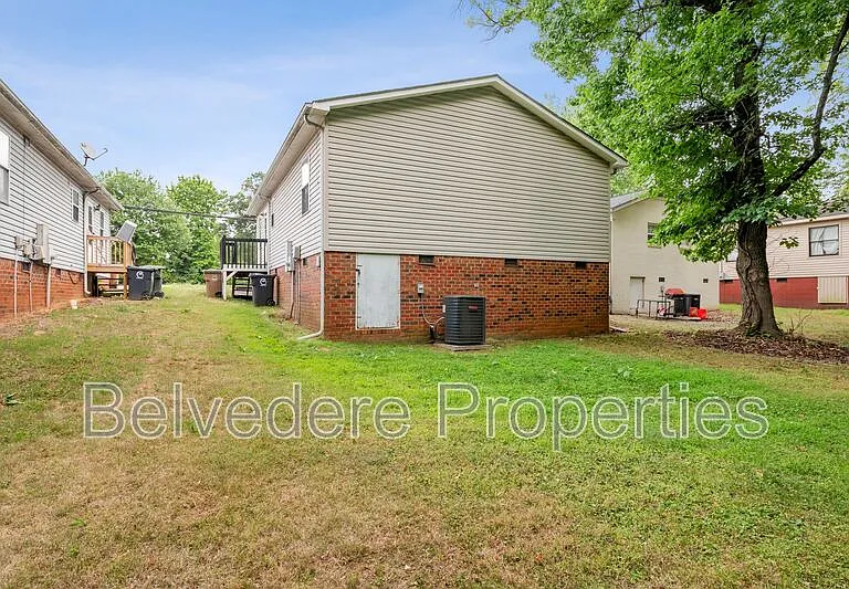 415 N Dudley St — Photo 20
