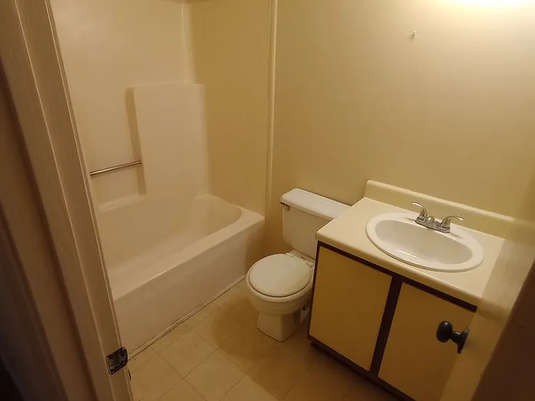 110 Wedgewood Apartments - J. Hall — Photo 3