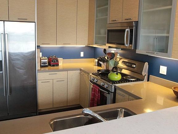 3rd image of 602 Shotwell St #2
