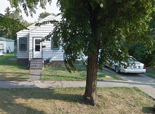 903 6th Ave NE, Minot, ND 58703