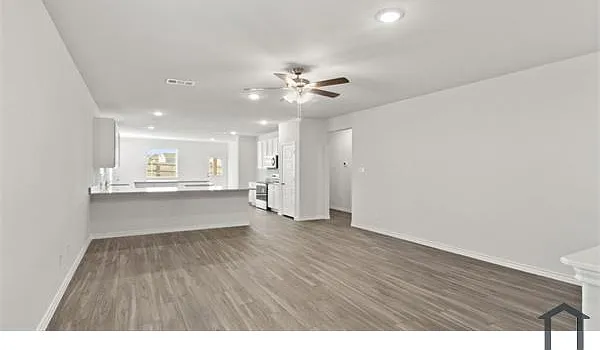 6 bed, 2722 sqft, $4,000 — Photo 4