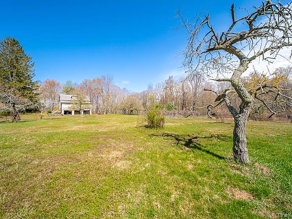 4th image of 150 Ranch Hill Road