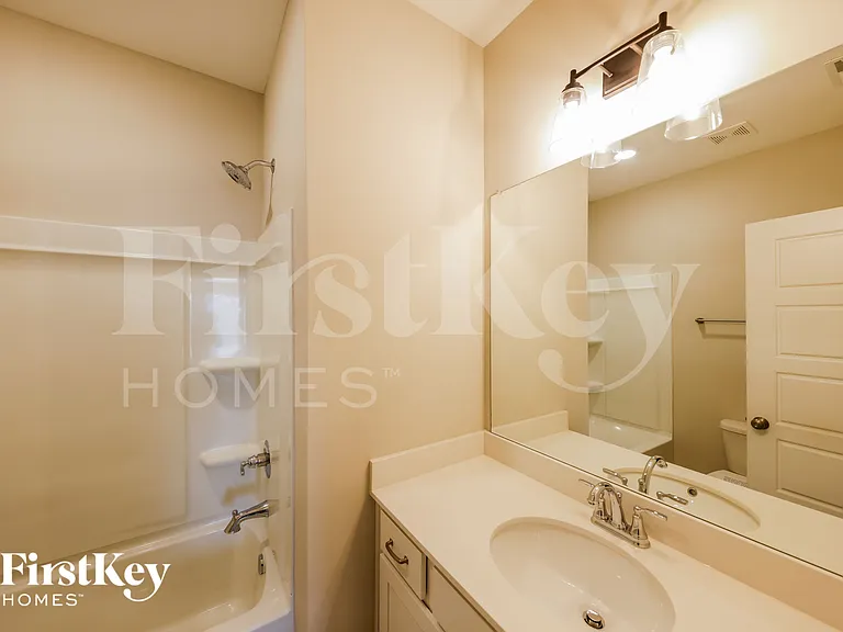 254 Lakewood Ln — Photo 10