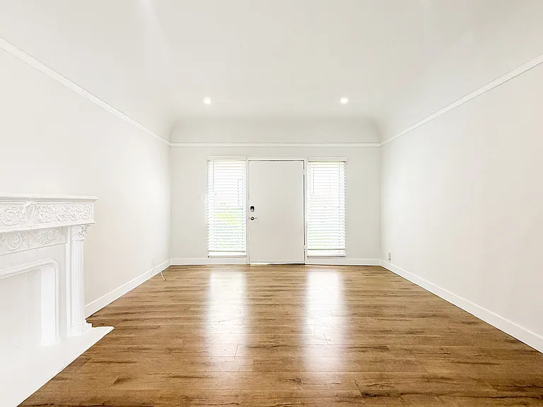 209 N Berendo St #3/4 — Photo 7