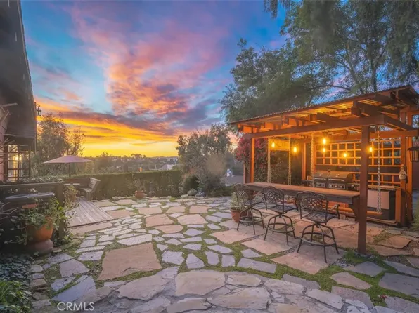 4715 Abargo St, Woodland Hills, CA 91364