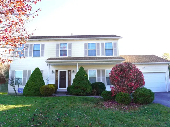 451 Parkside Trl, Macedon, NY 14502