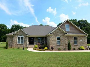 642 W Limestone Rd, Hazel Green, AL 35750