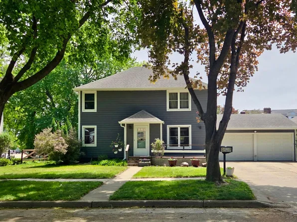 317 W Lincoln St, Luverne, MN 56156