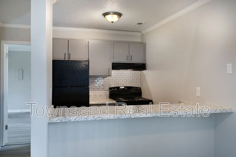 Building Photo - 5845 E Century Oaks Dr