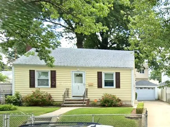 144 Hereford St, Staten Island, NY 10308