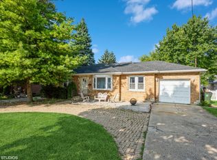 108 S Plum Grove Rd, Palatine, IL 60067