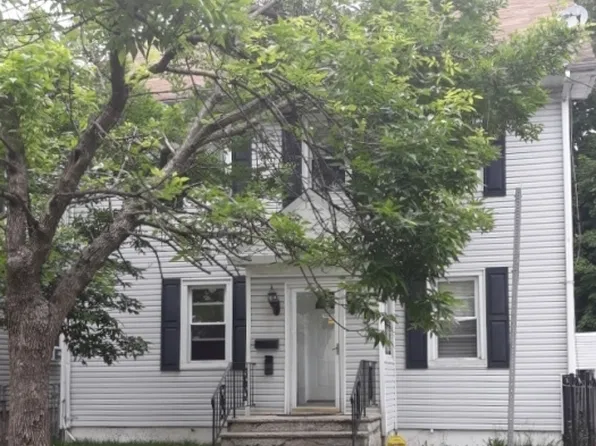 5 Tiffany Blvd, Newark, NJ 07104