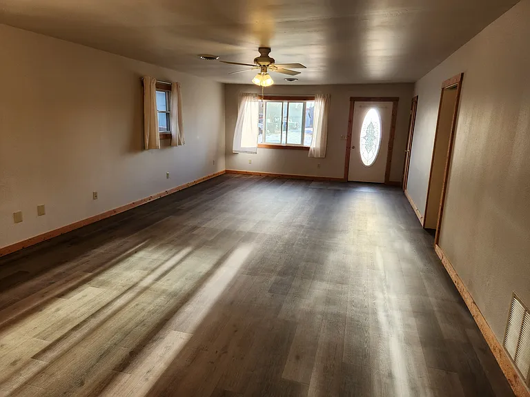 139 McNamara Ave — Photo 4