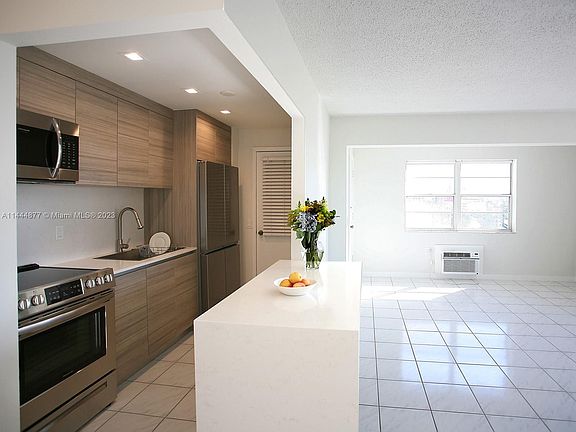 4th image of 7904 West Dr APT 701