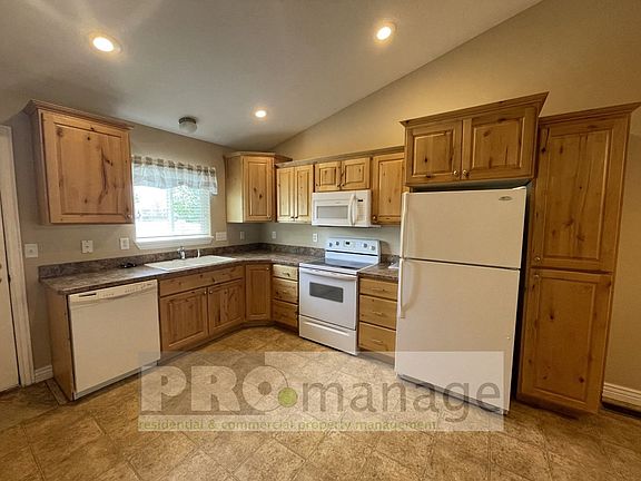5th image of 2944 Glenn Cove Ct