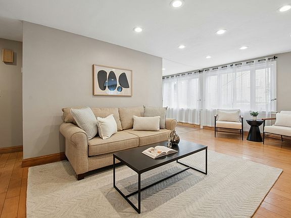 5th image of 22 Westlund Rd