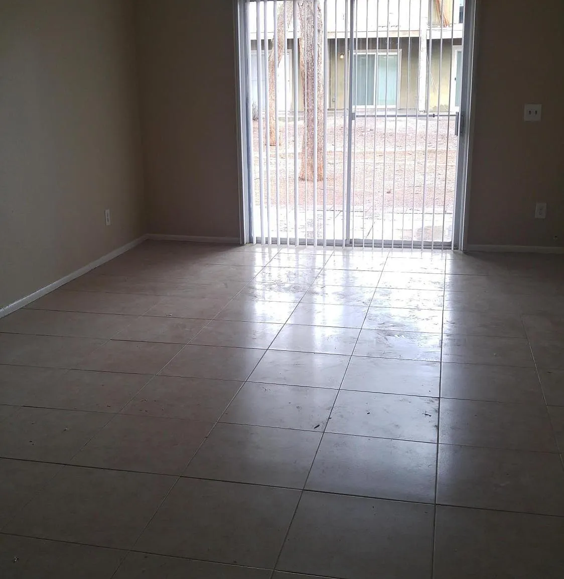 3 bed, 3.0 bath, 1100 sqft, $1,499 — Photo 4
