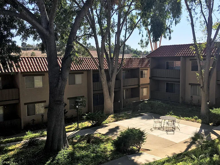 Elan Pointe Vista — Photo 2