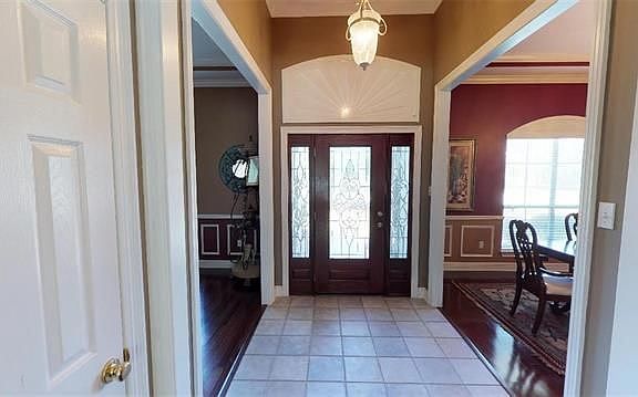 2nd image of 2040 Hampshire Dr