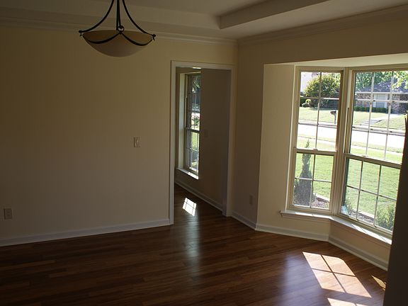 5th image of 2305 Bunker Hill Cir