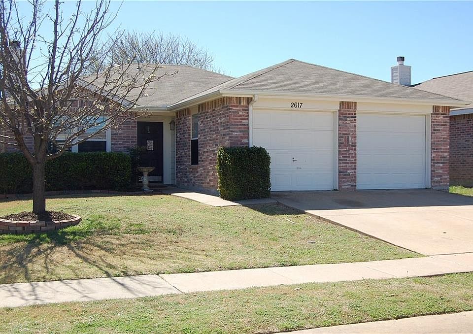 1st image of 2617 Lookout Dr