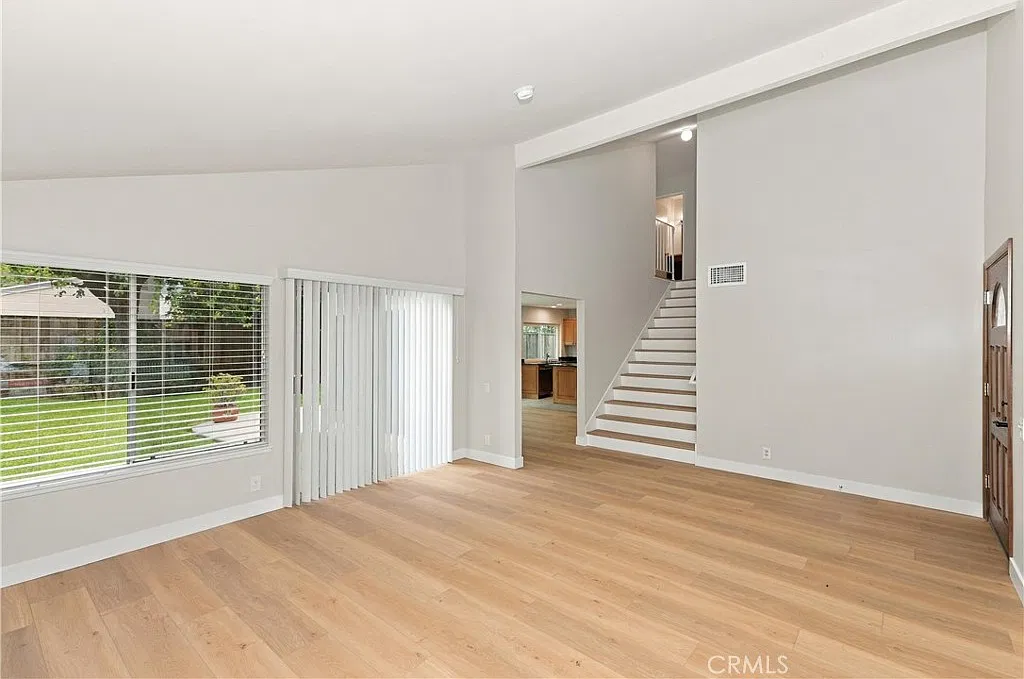 4 bed, 2.5 bath, 1717 sqft, $5,500 — Photo 3