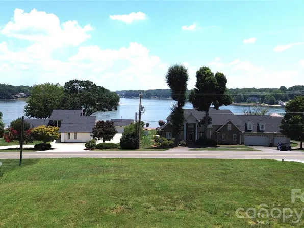 182 Wilson Lake Rd, Mooresville, NC 28117
