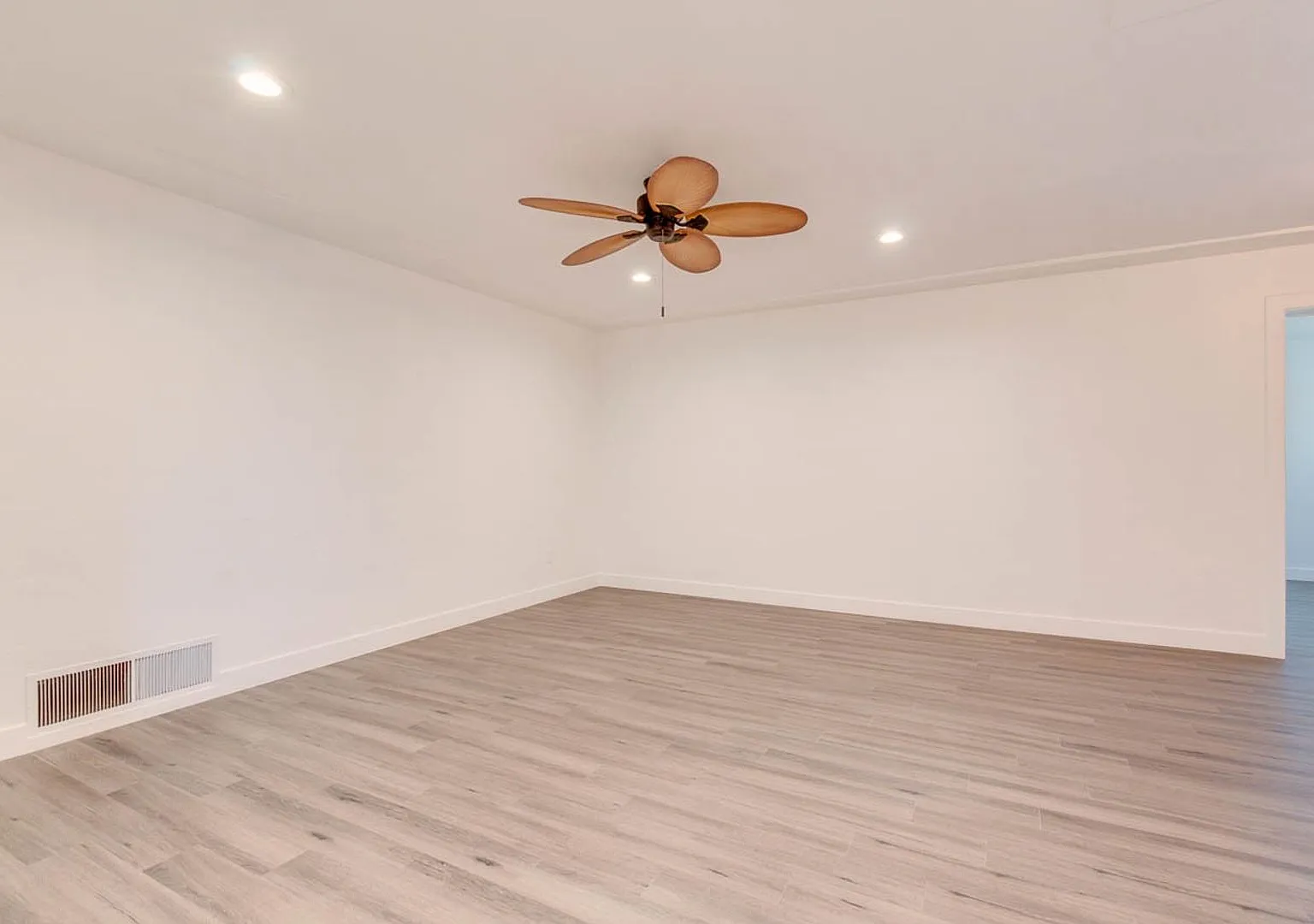 4129 North 33rd Drive — Photo 3