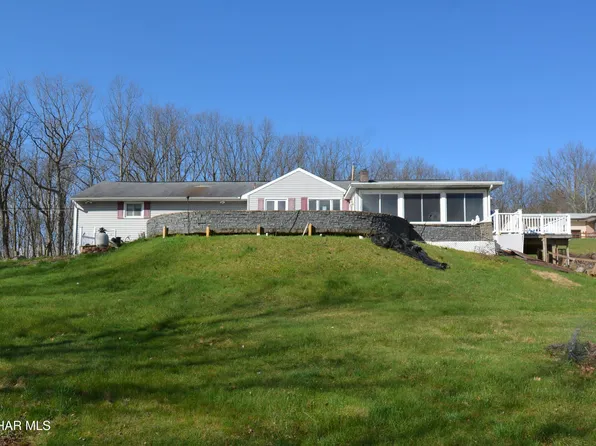 875 Davis Rd, Altoona, PA 16601