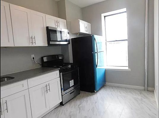 2nd image of 1476 Bryant Ave APT 3
