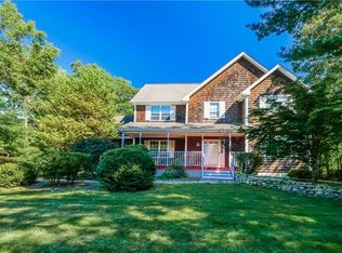 12 Berry Hill Ln, Kingston, RI 02881