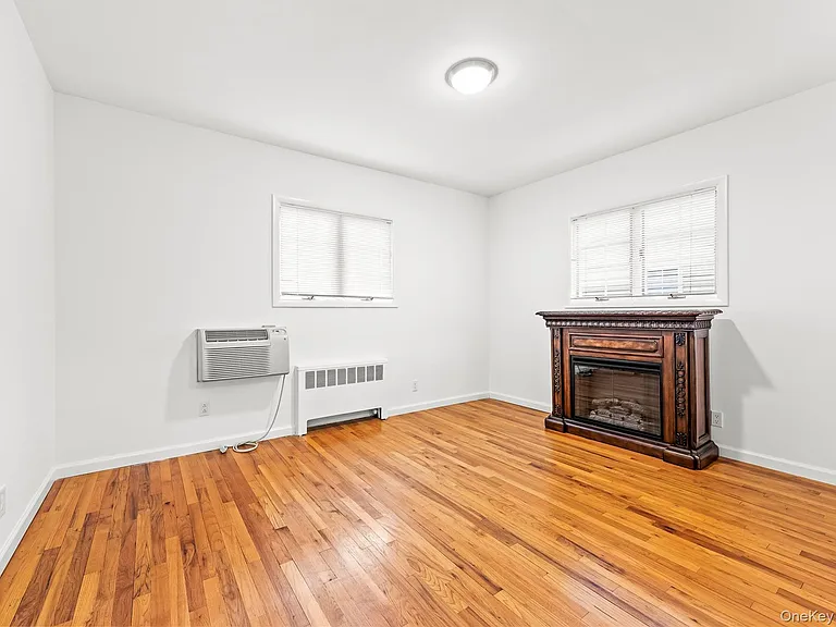 54 Edgewood Rd — Photo 9