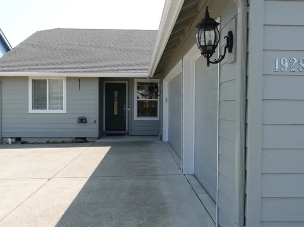 1928 35th St, Florence, OR 97439