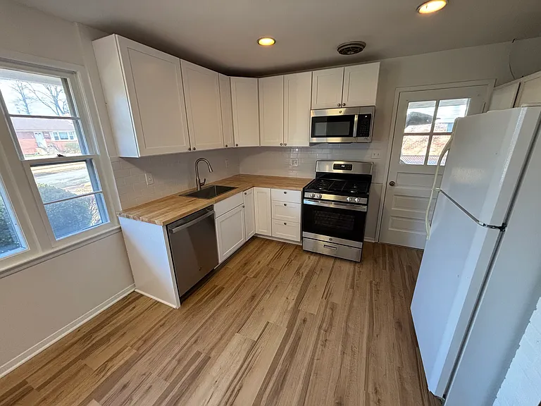 5321 Ravensworth Rd — Photo 3