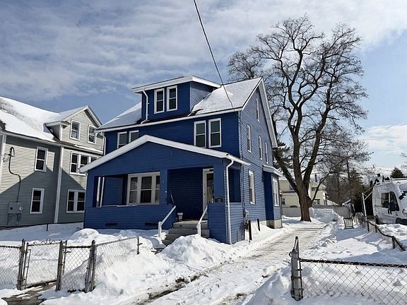 2nd image of 11 Crown St