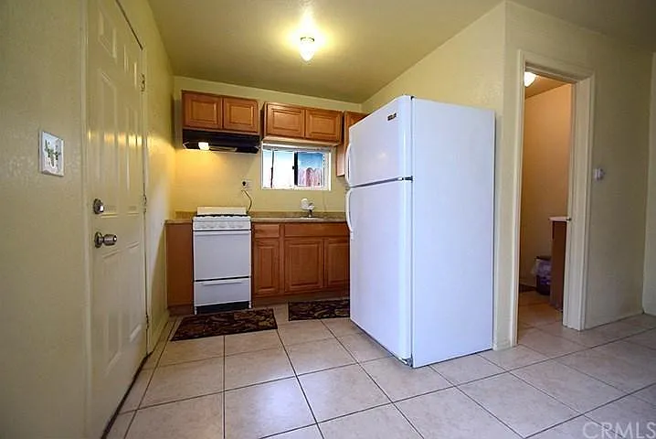 17585 Vine St — Photo 3